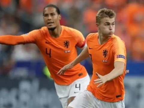 Cựu tuyển thủ Hà Lan khuyên Liverpool mua sao trẻ Ajax