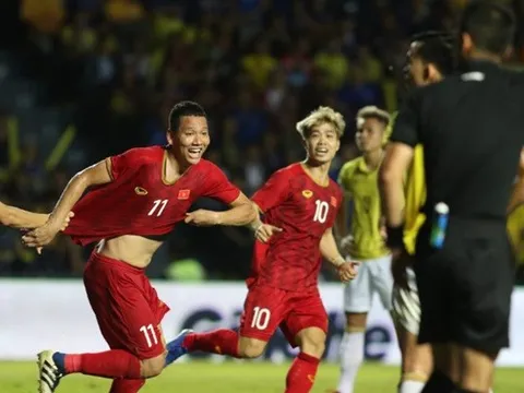 "Việt Nam đang chơi với phong cách của người Thái khi Kiatisak dẫn dắt đội"