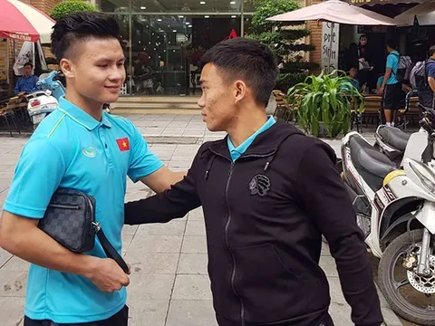 Đội trưởng Quang Hải động viên "đàn em Công Phượng" chia tay U23 Việt Nam