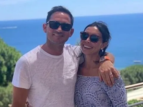 Vợ chồng nhà Lampard hí hửng đăng ảnh đi du lịch nhưng đây mới là mục đích thật sự