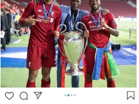 Liverpool vô địch Champions League, De Ligt có hành động "thả thính"?