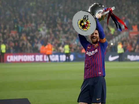 Vô địch La Liga, Messi gửi "lời thách thức" đến huyền thoại Man Utd