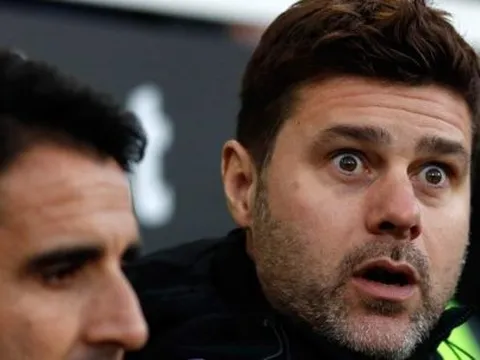 Vợ fan Liverpool - Chồng fan Tottenham biến lễ cưới thành buổi xem chung kết C1