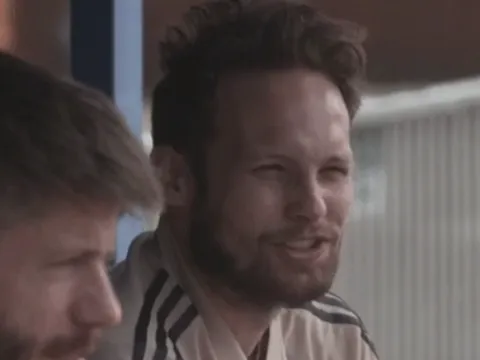 Với nụ cười này, fan Man United nên buồn hay vui