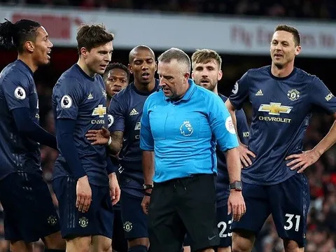 Với phản ứng này, Fred có lẽ không hiểu thứ gọi là "ADN Man Utd"