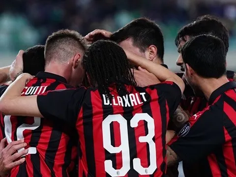 “Vua dội bom” lên tiếng, AC Milan nhọc nhằn đánh bại Chievo