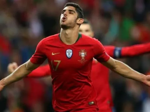 Vừa ghi bàn tại chung kết, sao trẻ này đã được Chelsea mời gọi bằng “sức mạnh đồng tiền”