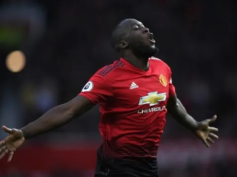 Vừa lập công, Lukaku vẫn phải làm vật tế thần