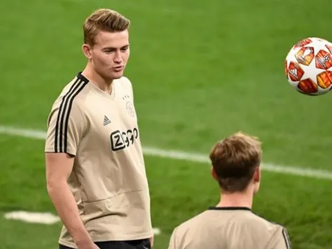Vượt qua hàng loạt cái tên đình đám, Barca giành "pole" trong thương vụ De Ligt