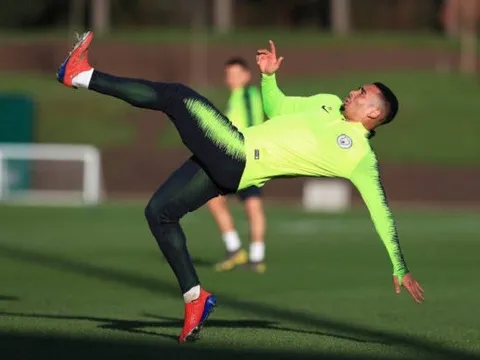 Vượt qua Liverpool, Gabriel Jesus hưng phấn luyện tuyệt kĩ độc