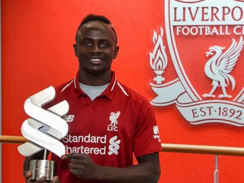 Vượt Van Dijk, cầu thủ xuất sắc nhất tháng của Liverpool là...