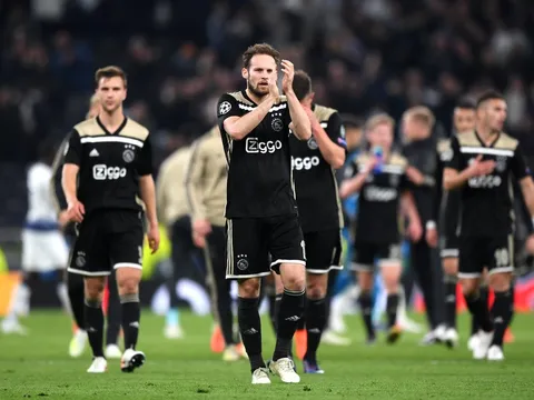 Wenger: 'Ajax vẫn chưa đẳng cấp bằng Barca nhưng...'