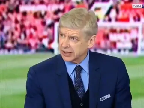 Wenger cảnh báo Man Utd: "Có tiền chưa chắc thành công"