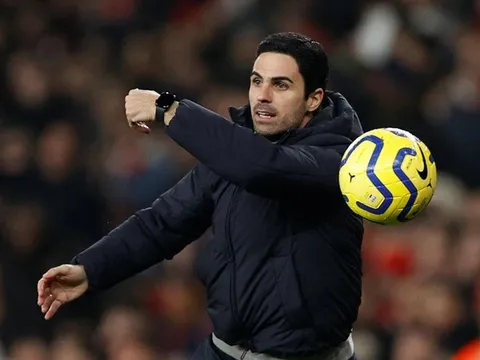 Arsenal nhấn chìm Man Utd, Arteta 'bùng nổ' tiến lại nói với Ozil 1 câu