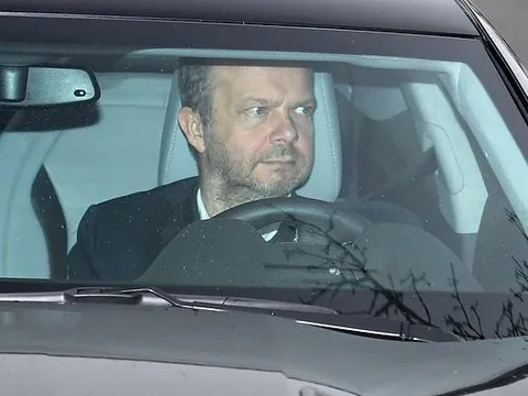 Woodward tới sân tập Man Utd, 5 viện binh cũng trở lại