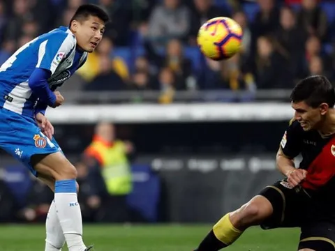 Đá dở tệ ở La Liga, tiền đạo số 1 Trung Quốc vẫn được thông cảm
