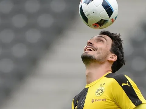 Xác nhận! Dortmund đi bước tiến dài trong việc đón lại siêu trung vệ