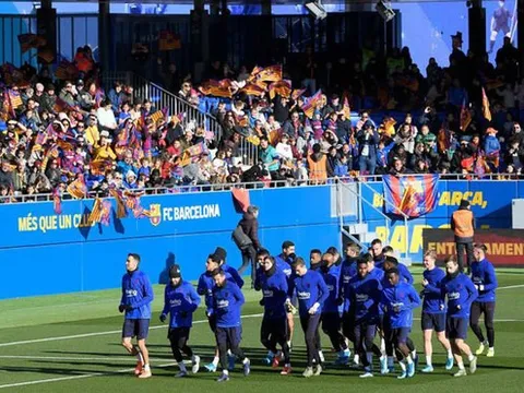 Xoa dịu CĐV sau trận Espanyol, Barca lần đầu làm chuyện khó tin