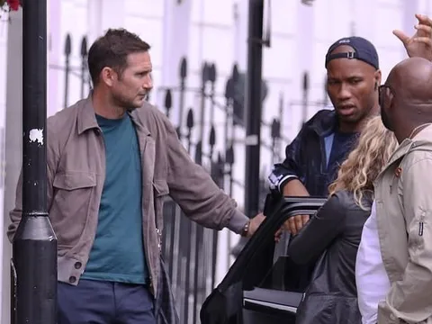 XONG! Có mặt ở London, Lampard sắp thay thế Sarri