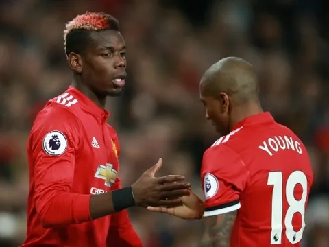 XONG! Nội bộ Man Utd chia rẽ? Young có câu trả lời chính xác
