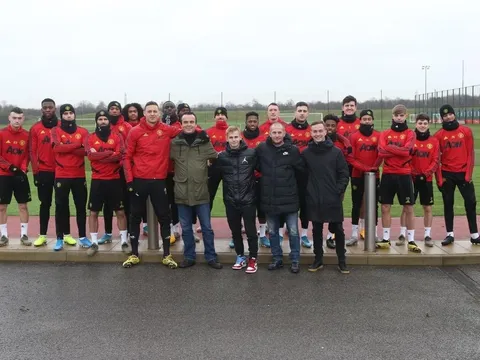 XONG! Tân binh đã có mặt ở Man Utd, kiểm tra y tế hôm nay