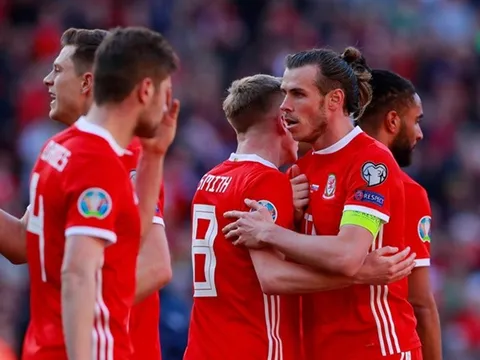Gareth Bale "tàng hình", xứ Wales nhọc nhằn vượt ải Slovakia