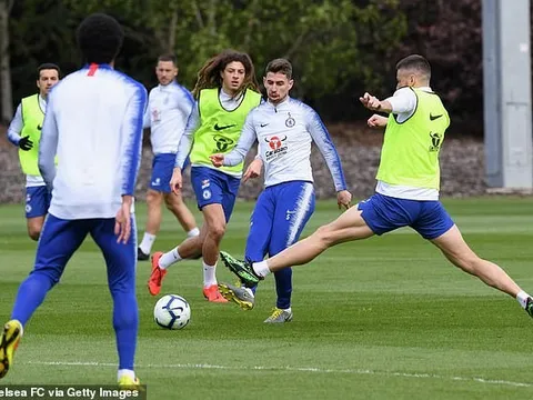 Đối đầu một MU đang rối bời, dàn sao Chelsea vẫn thể hiển bộ mặt 'khó ở'