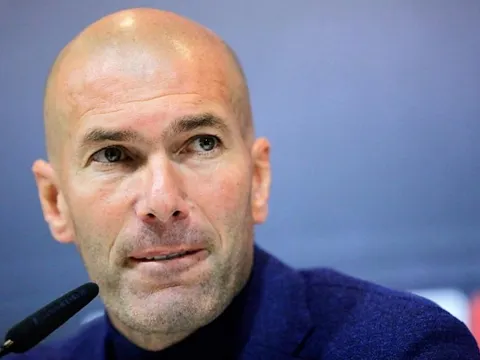 Zidane "gieo sầu" cho M.U trong thương vụ "siêu trung vệ" 100 triệu
