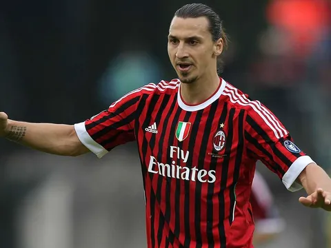 'Sau Ronaldo và Van Basten, cậu ấy là số 9 xuất sắc nhất suốt 30 năm qua'