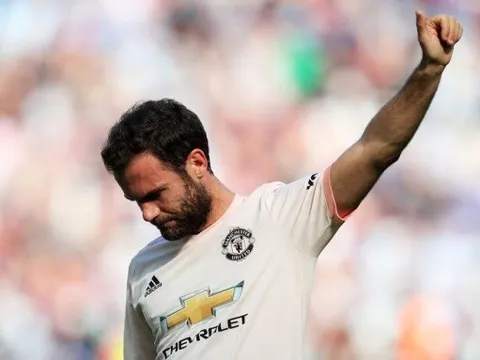 Sao Man Utd dùng 64 từ để tiết lộ không khí trong phòng thay đồ