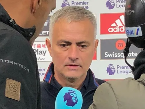 Mourinho hé lộ thông điệp từ ban lãnh đạo Man Utd