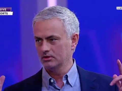 Bị cấm bàn luận về M.U, Mourinho vẫn có cách 'đá xéo' đội bóng cũ