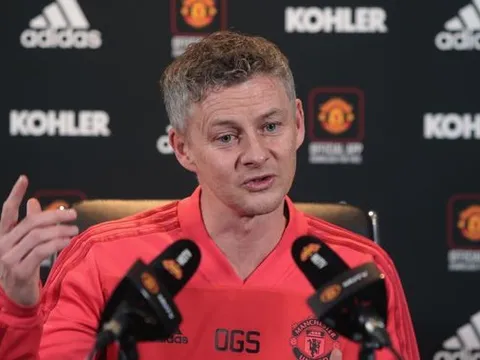 Solskjaer xác nhận 2 'sao bự' đá chính trước Reading