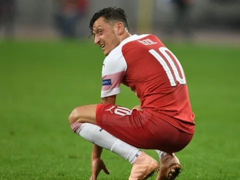 Vì sao Ozil, Aubameyang, Ramsey bị loại khỏi đội hình Arsenal đấu Fulham?