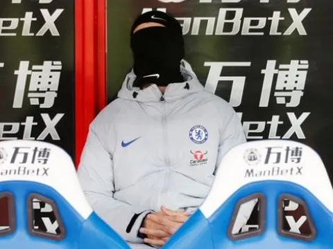 NÓNG: Morata thể hiện sự thất vọng tột cùng trên ghế dự bị Chelsea