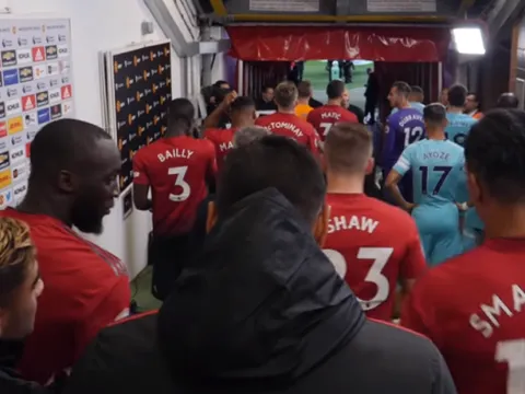 Những điều thực sự xảy ra đằng sau hậu trường Man Utd vào ngày thi đấu