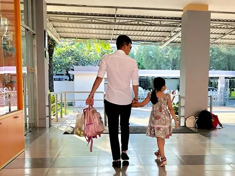 Công Vinh hạnh phúc nhập vai "Gia đình là số một" cùng Công chúa Bánh Gạo