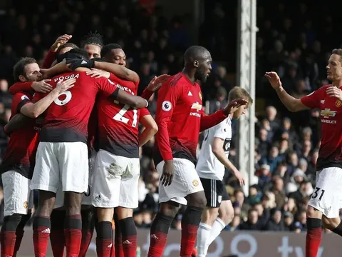 Sau trận Fulham - Man Utd: Pogba xứng danh thủ lĩnh, Quỷ đỏ có 12 người