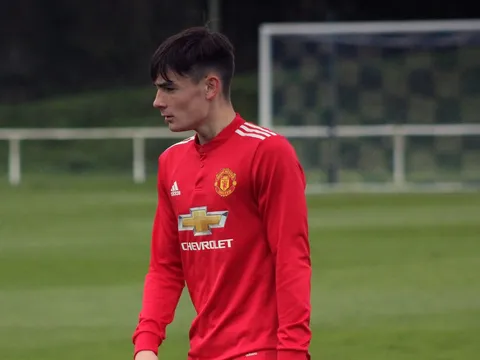 Sau "Persie 2.0", giờ Man Utd đã tìm thấy cả "Scholes 2.0"