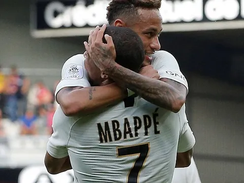 Mbappe và Neymar - ai mới là ngôi sao của PSG?
