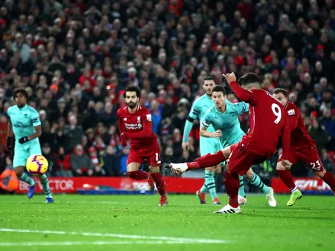 Van Dijk: "Liverpool đang có một tam tấu đáng sợ và không thể ngăn cản"