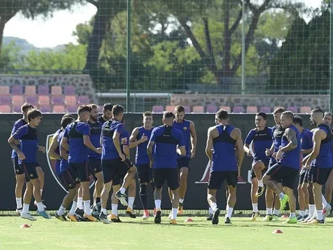 Chặng đường còn lại của AFF Cup, Công Phượng sẽ nắm giữ áo số 10 của Văn Quyết ở tuyển Việt Nam?