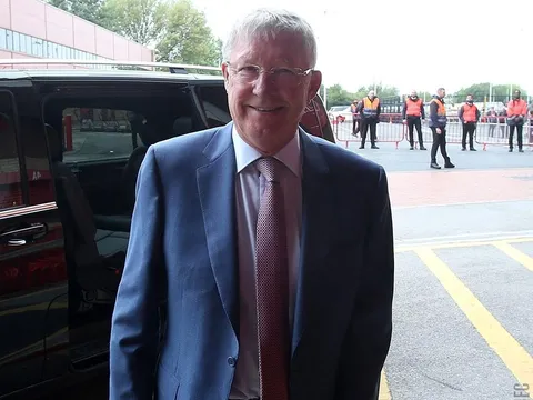 Cực nóng! Sir Alex trở lại Old Trafford, rạng ngời cổ vũ Man Utd chiến Wolves