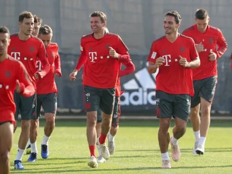 Bị thay ra, Sanchez một phen tẽn tò vì giành luôn ghế ngồi của Solskjaer