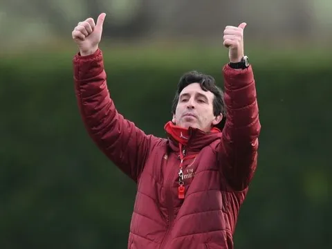 Unai Emery chê Jose Mourinho là đứa trẻ khóc nhè