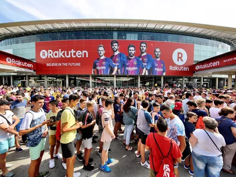 Vừa ra mắt, tân binh 47 triệu euro của PSG liền chào hỏi Mbappe