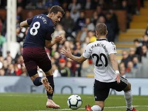 Arsenal thắng đậm Fulham, fan Chelsea đã tìm ra mảnh ghép hoàn hảo cho Sarri