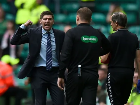 Gerrard 'nổi điên' khi nếm thất bại đầu tay trước thầy cũ trong trận Derby Old Firm