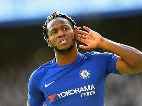 Batshuayi lập cú đúp, Chelsea ngược dòng kịch tính trên sân nhà