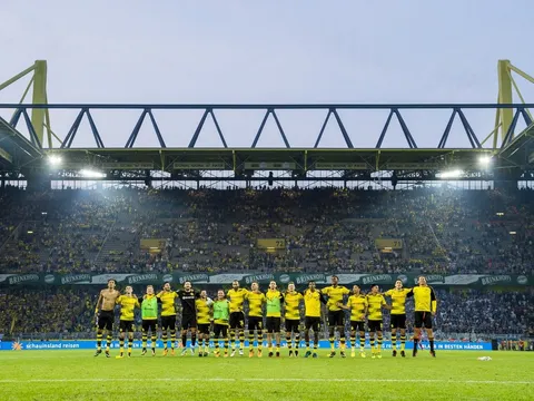 10 khoảnh khắc ấn tượng vòng 2 Bundesliga: "Chúng tôi là một gia đình"